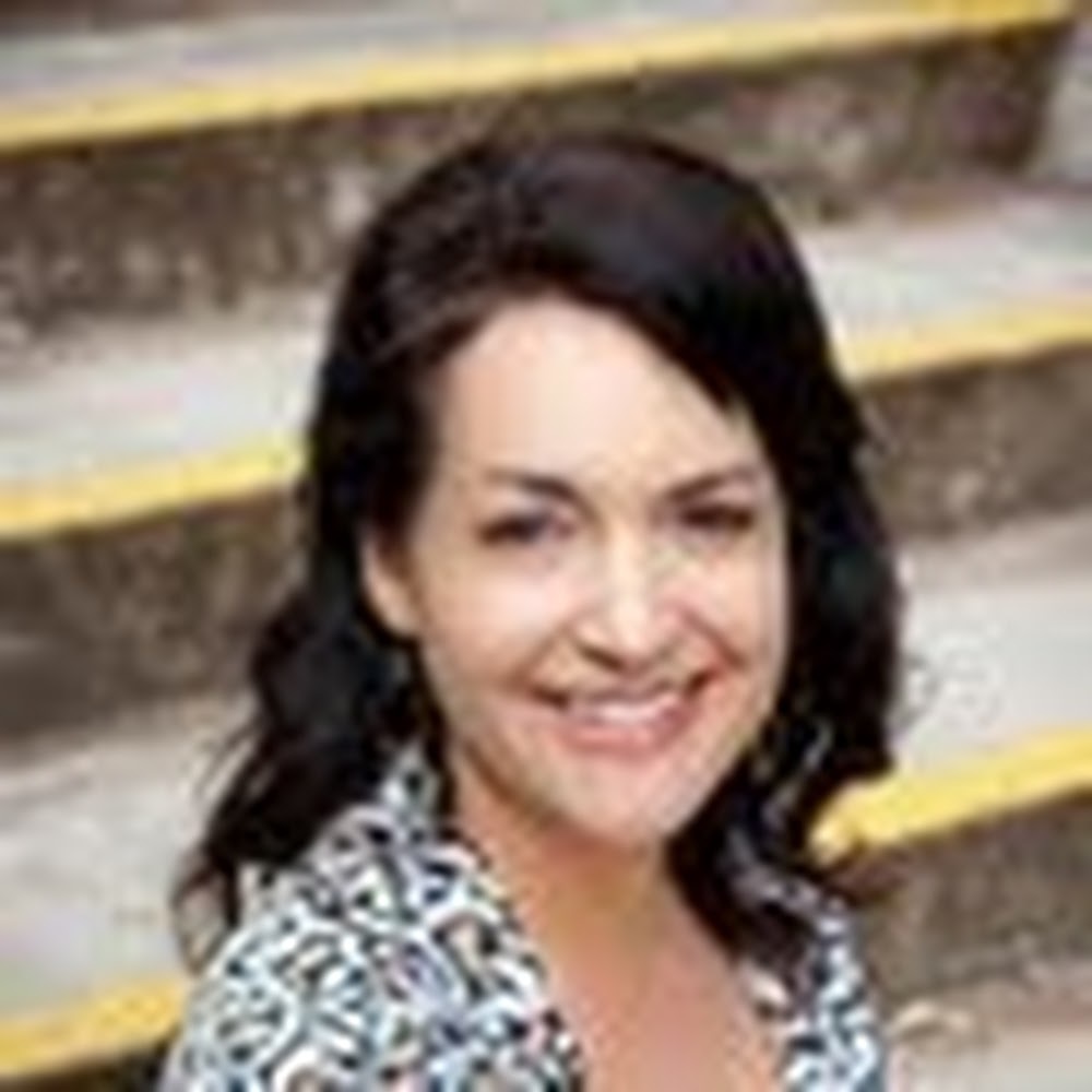 Meet your Posher, Aja couchois